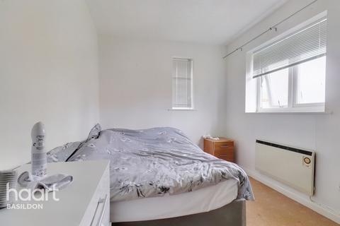 43 Calvert Drive, Basildon, SS13 1TB
