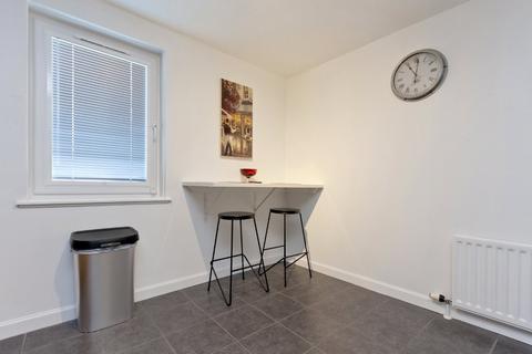 2 bedroom flat to rent, Bloomfield Court, City Centre, Aberdeen, AB10