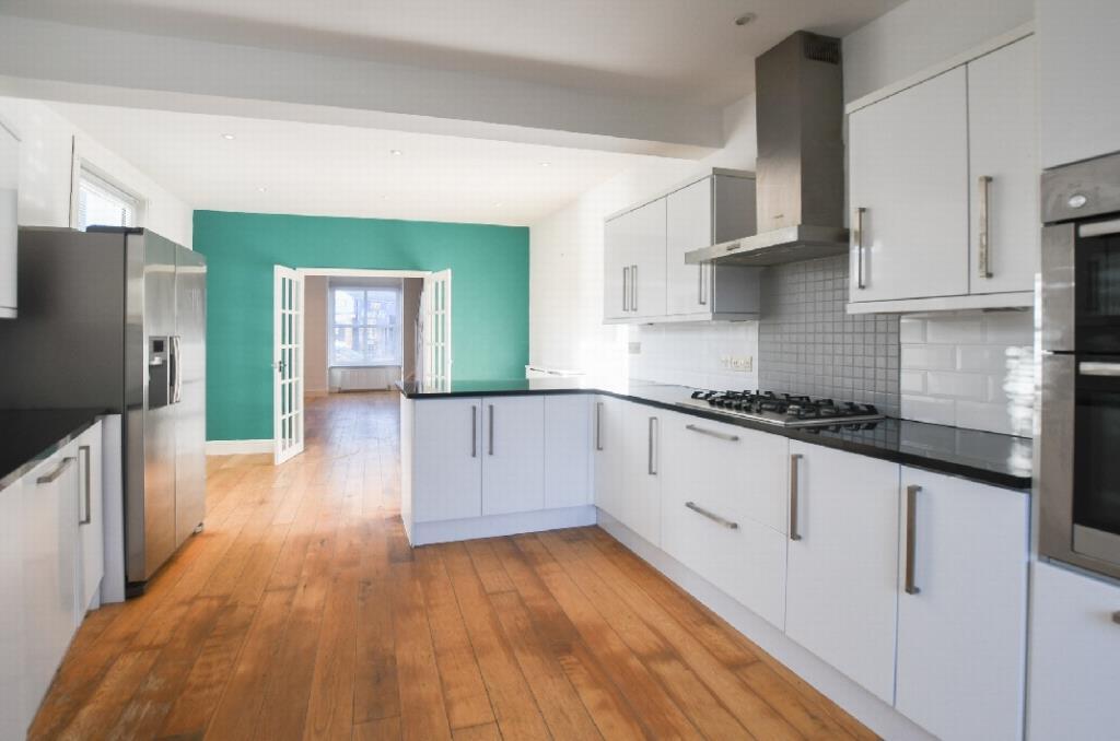 9 Cherry Tree Avenue, Dover, Kent 3 bed end of terrace house £190,000