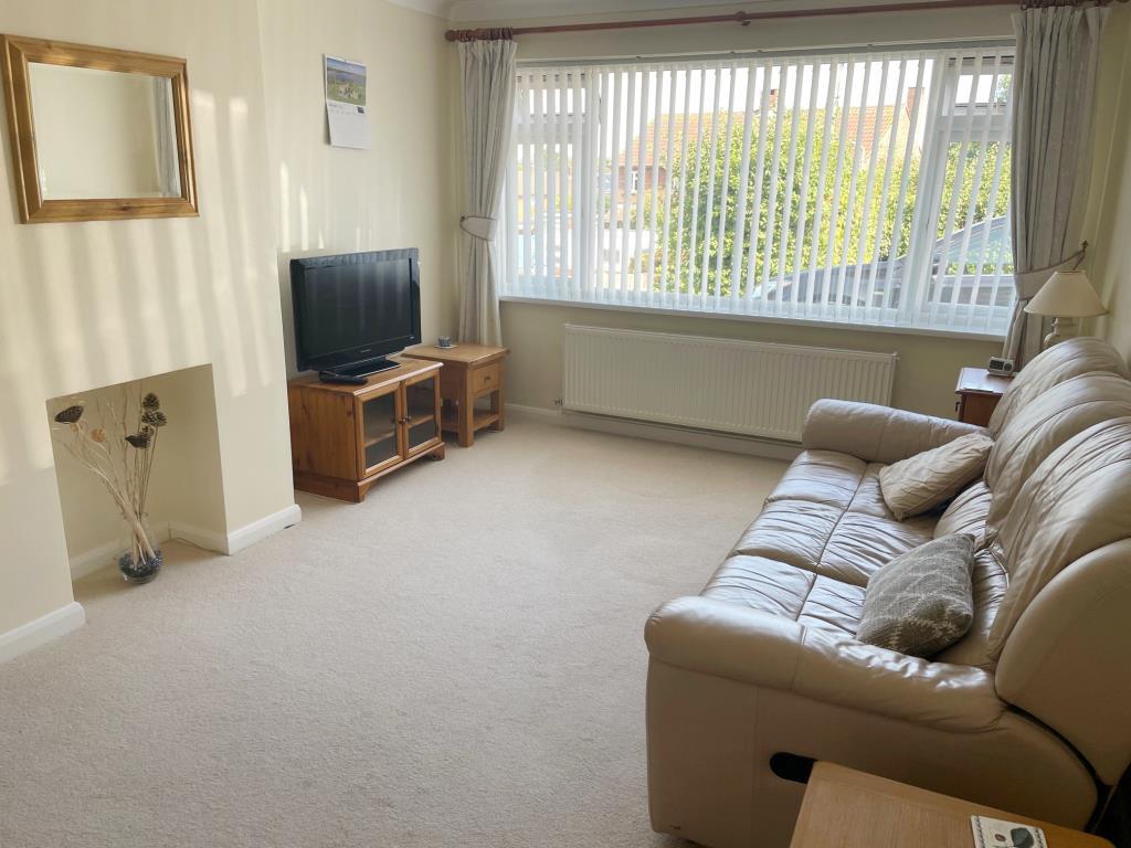 129 Strangers Lane, Canterbury, Kent 2 bed semidetached bungalow £