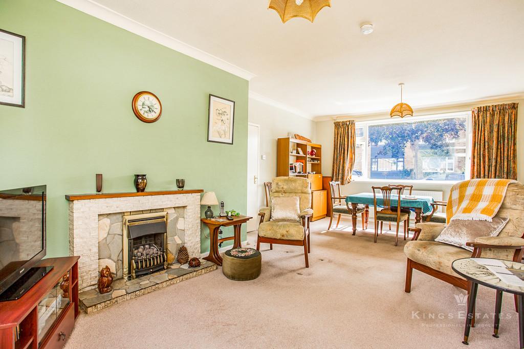 Shirley Gardens, Tunbridge Wells 3 bed semidetached house £450,000