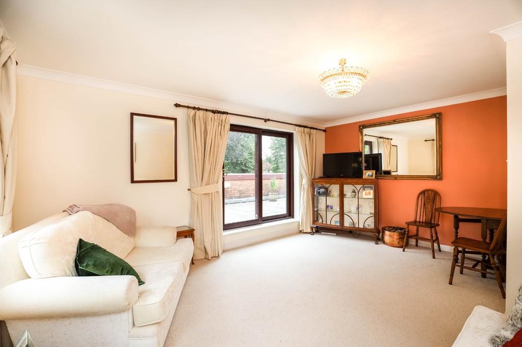 The Crescent, Llandaff, Cardiff 1 bed flat £175,000