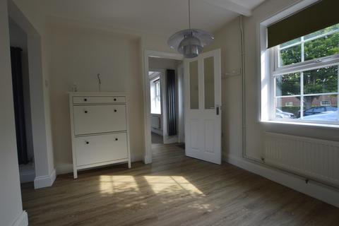 3 bedroom semi-detached house to rent, Grove Park, Bury St Edmunds