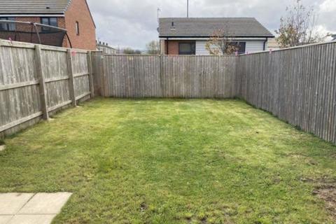 3 bedroom semi-detached house to rent, Oxendale Road, Redcar