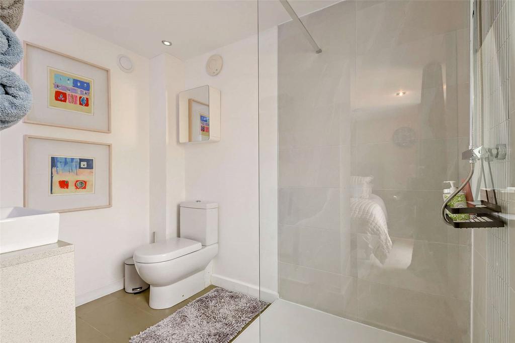 En-Suite Shower