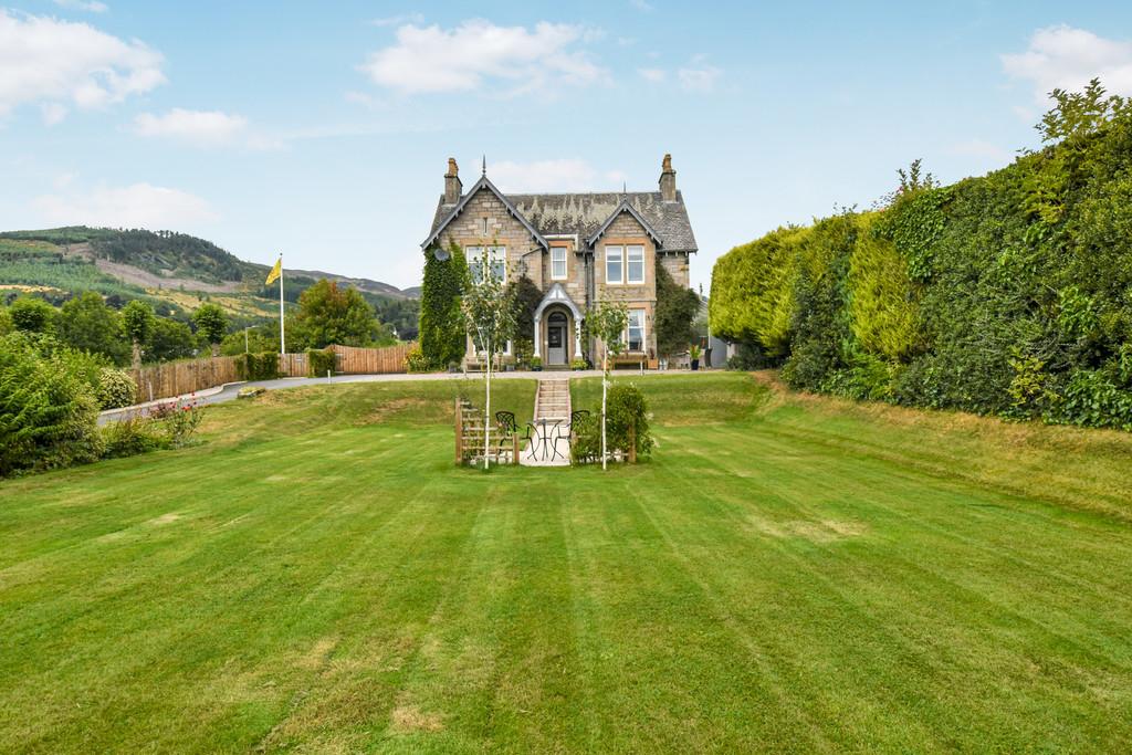 West Moulin Road, Pitlochry 5 bed detached house £750,000