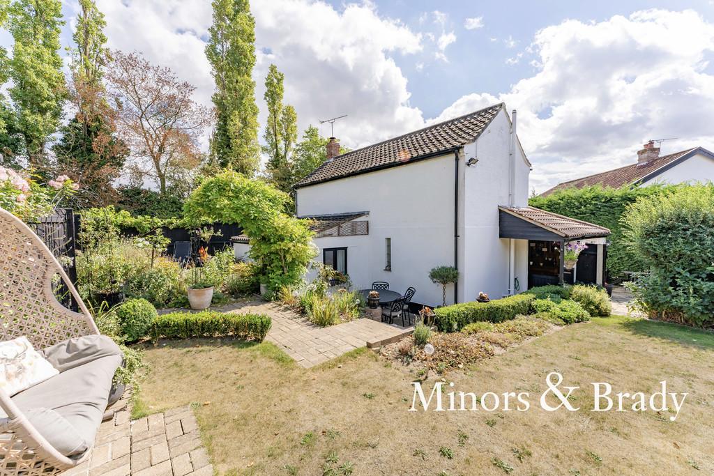 Hare Road, Great Plumstead 2 bed detached house £375,000