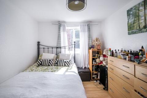 2 bedroom ground floor flat for sale - Britten Court, Stratford, London E15 2RS