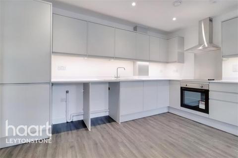 3 bedroom flat to rent, High Stone Apartments, E11