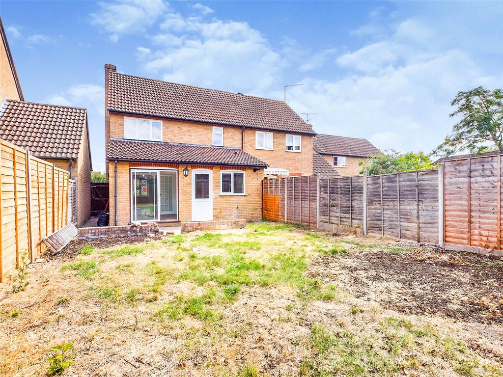 St Marys Way, Burghfield Common... 3 bed semidetached house £1,800