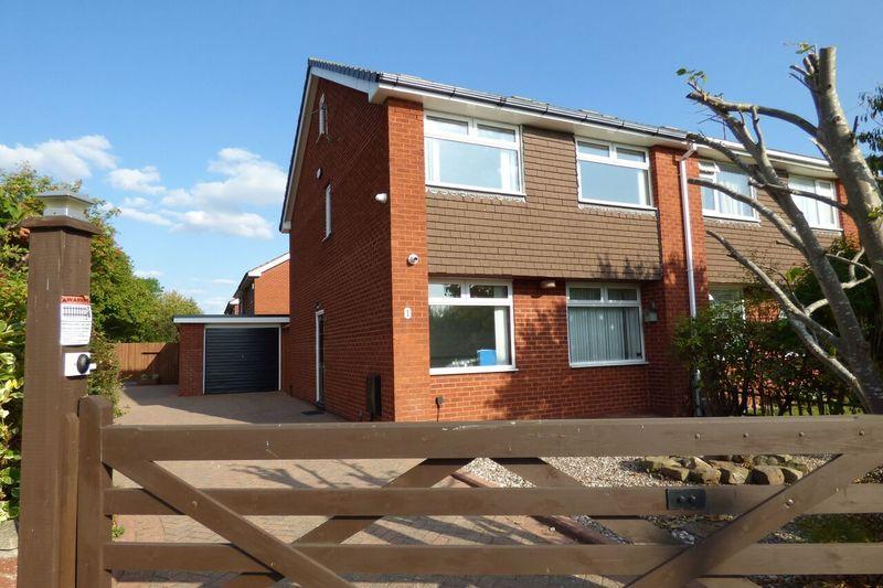 Garden Hey Road, Moreton, CH46 6HF 4 bed semidetached house £1,000