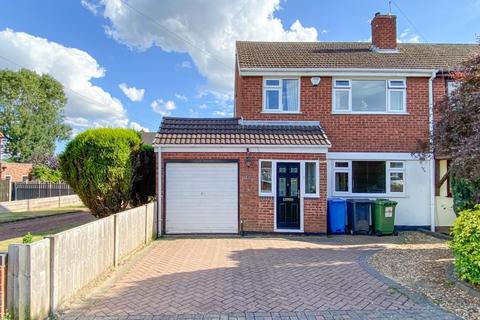 3 bedroom semi-detached house for sale - Mount Pleasant, Cheslyn Hay, WS6 7AG
