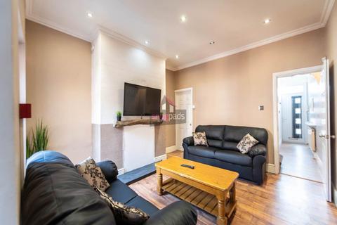 4 bedroom house to rent - Highfield Road, Salford,