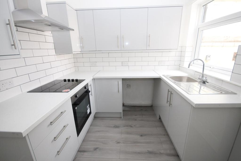 Boundary Road, St Helens, WA10 2 bed terraced house £625 pcm (£144 pw)