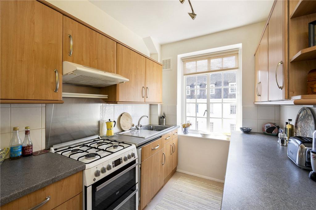 Streatham Hill, London, SW2 2 bed apartment £399,950