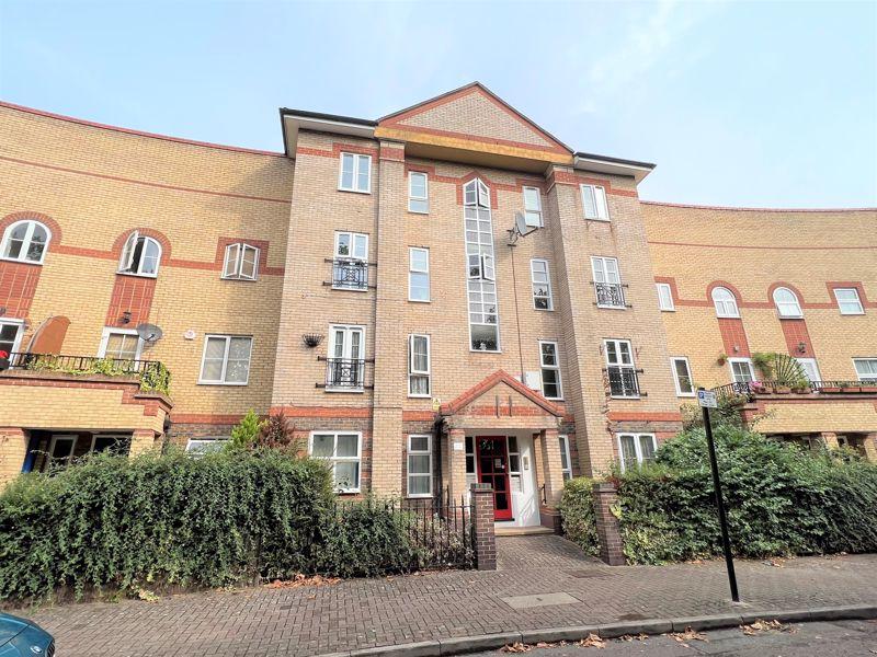 Viscount Drive, London 1 bed apartment £1,200 pcm (£277 pw)