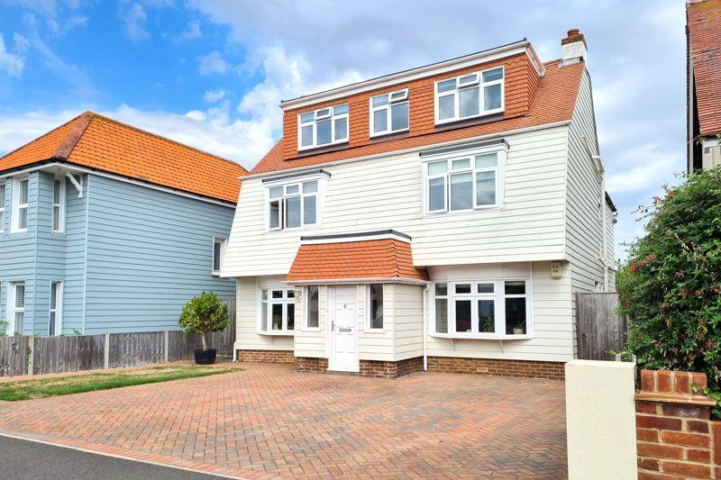 Montserrat Road, LeeOnTheSolent, PO13 5 bed detached house for sale