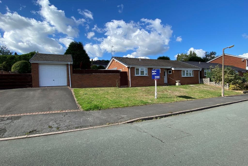 Hyperion Road, Stourton, Stourbridge, DY7 2 bed detached bungalow for