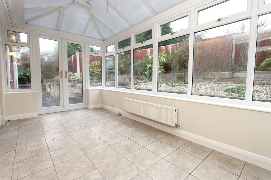 Hyperion Road, Stourton, Stourbridge, DY7 2 bed detached bungalow for