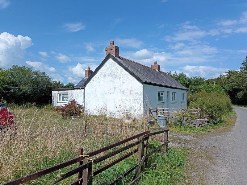 Trelech, Carmarthen 3 bed detached house for sale £350,000