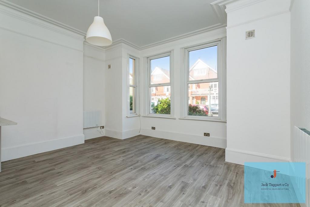 Carlisle Road, Hove, BN3 1 bed ground floor flat for sale £275,000