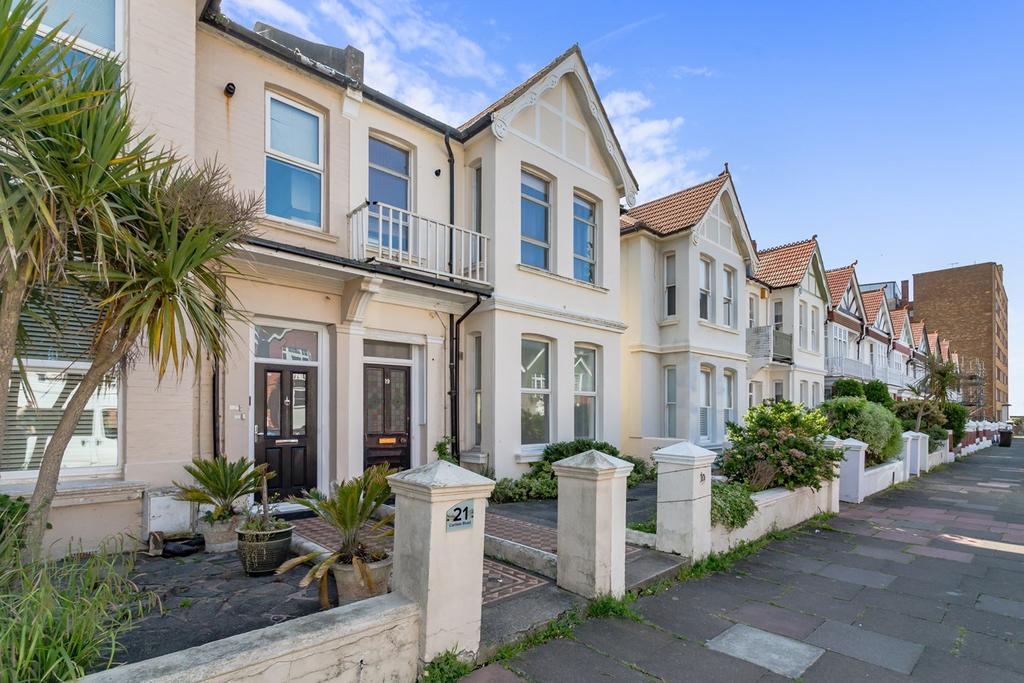 Carlisle Road, Hove, BN3 1 bed ground floor flat for sale £275,000