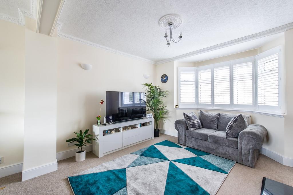 Elsa Road, Welling, DA16 4 bed semidetached house £550,000