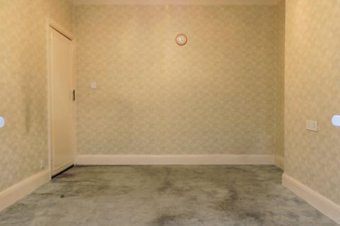 282 Bury Street West, London, N9 9LB