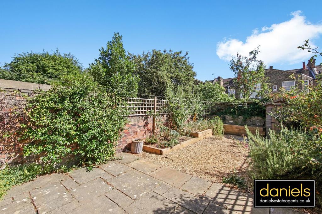 Buchanan Gardens, Kensal Rise, London, NW10 3 bed terraced house £