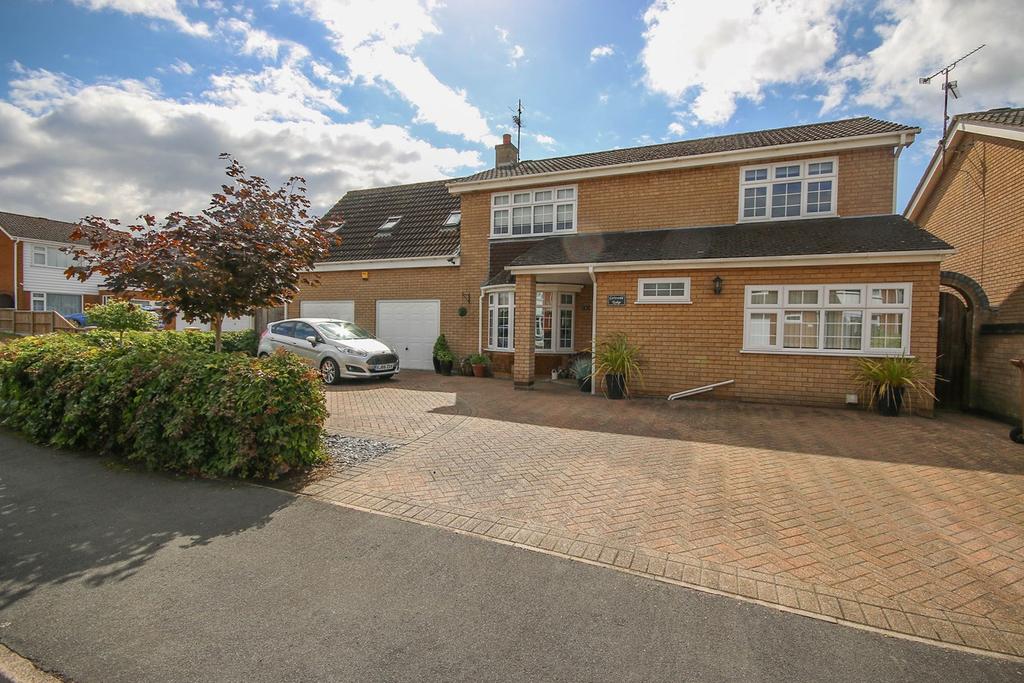 South Wootton, PE30 4 bed detached house for sale £485,000