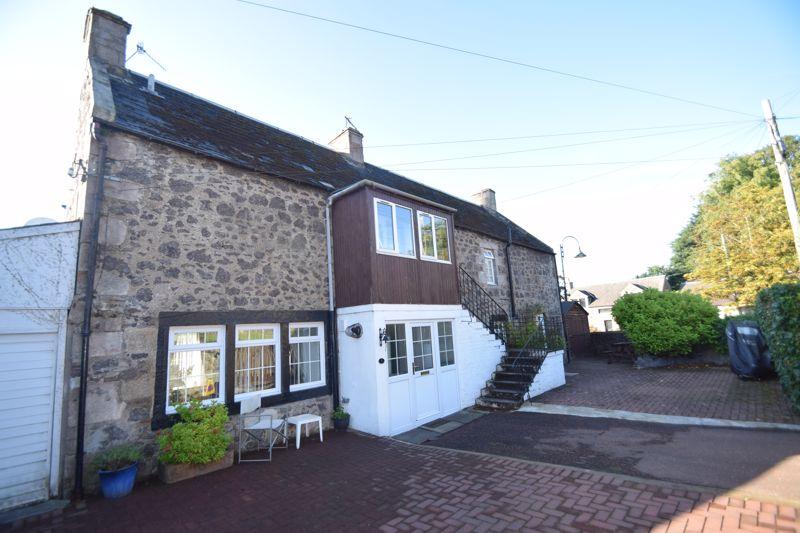 9 Kirkstyle, Biggar 2 bed apartment £130,000