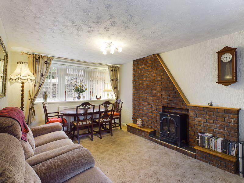 9 Kirkstyle, Biggar 2 bed apartment £130,000