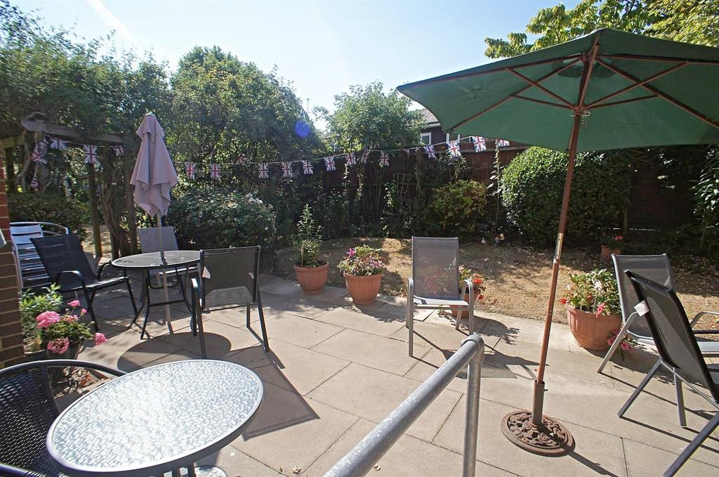 Communal patio.jpg