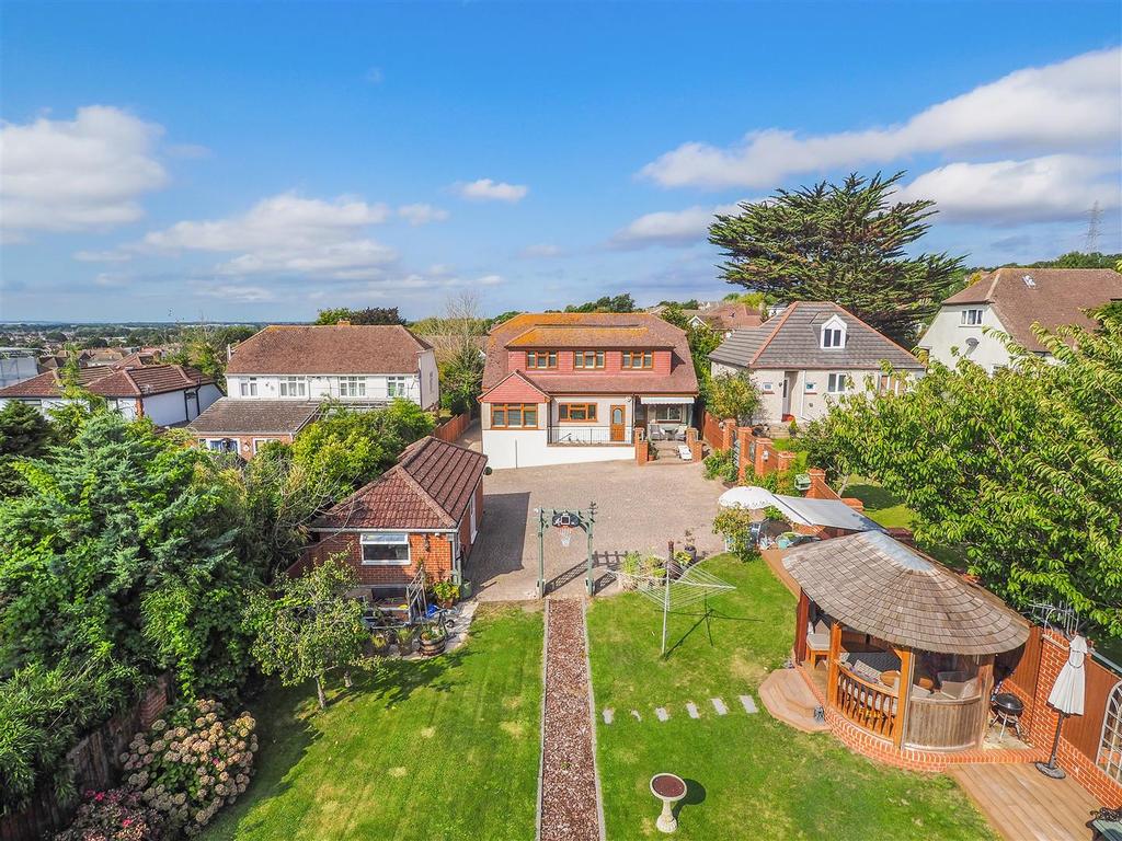 Hill Road, Portchester 4 bed detached house £950,000