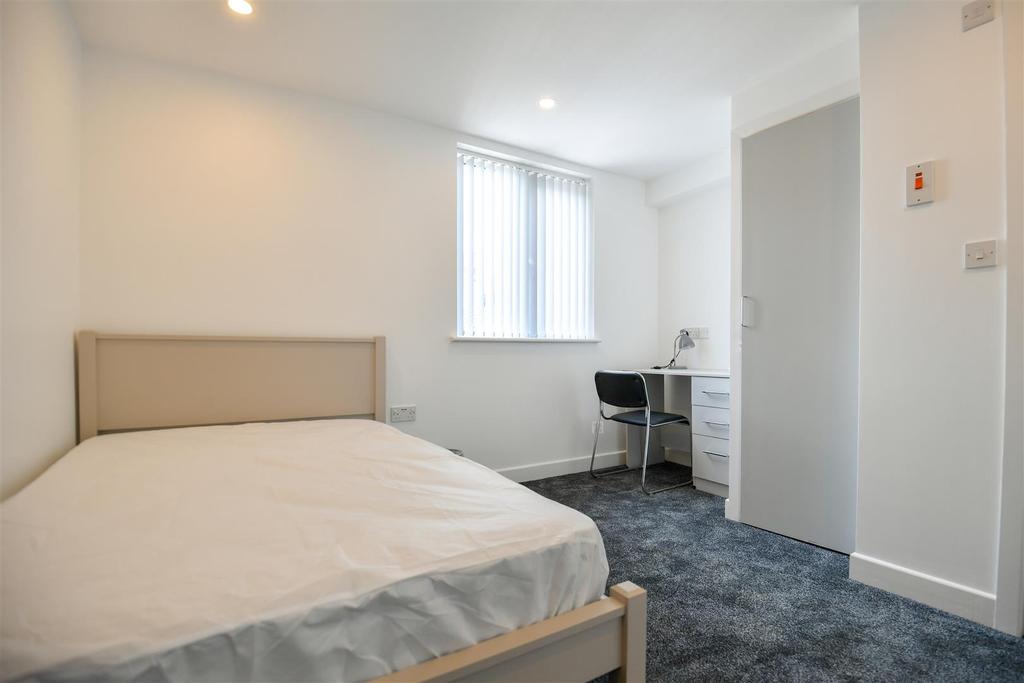 Terry Road, Coventry 5 bed house share £525 pcm (£121 pw)