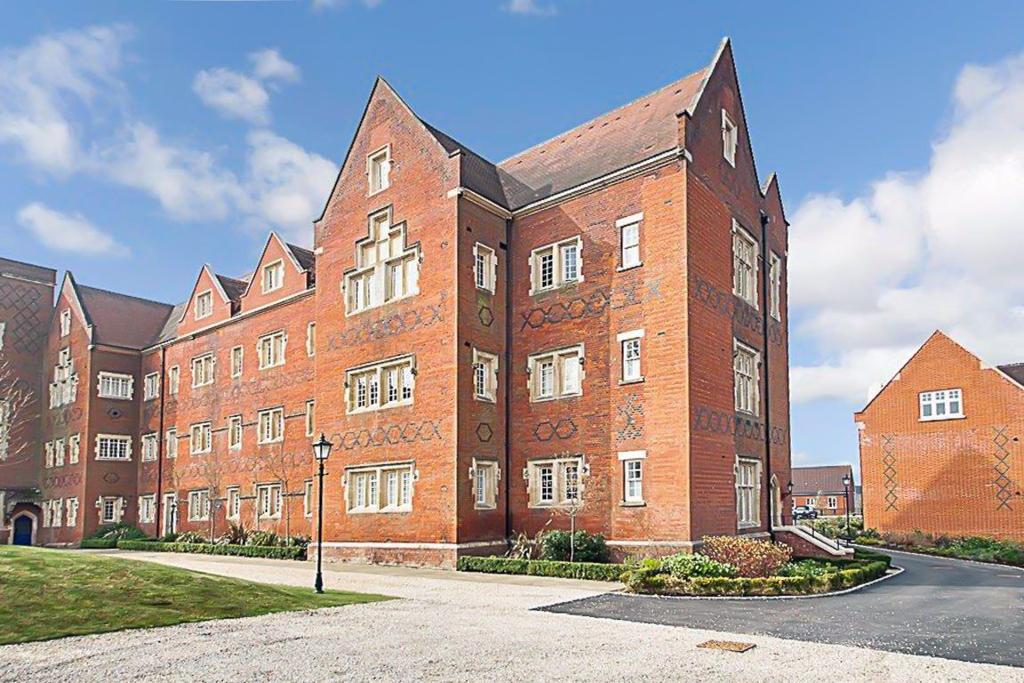 The Galleries, Warley 2 bed apartment £1,700 pcm (£392 pw)