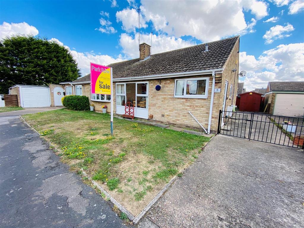 Wells Grove, Goole 2 bed semidetached bungalow for sale £160,000