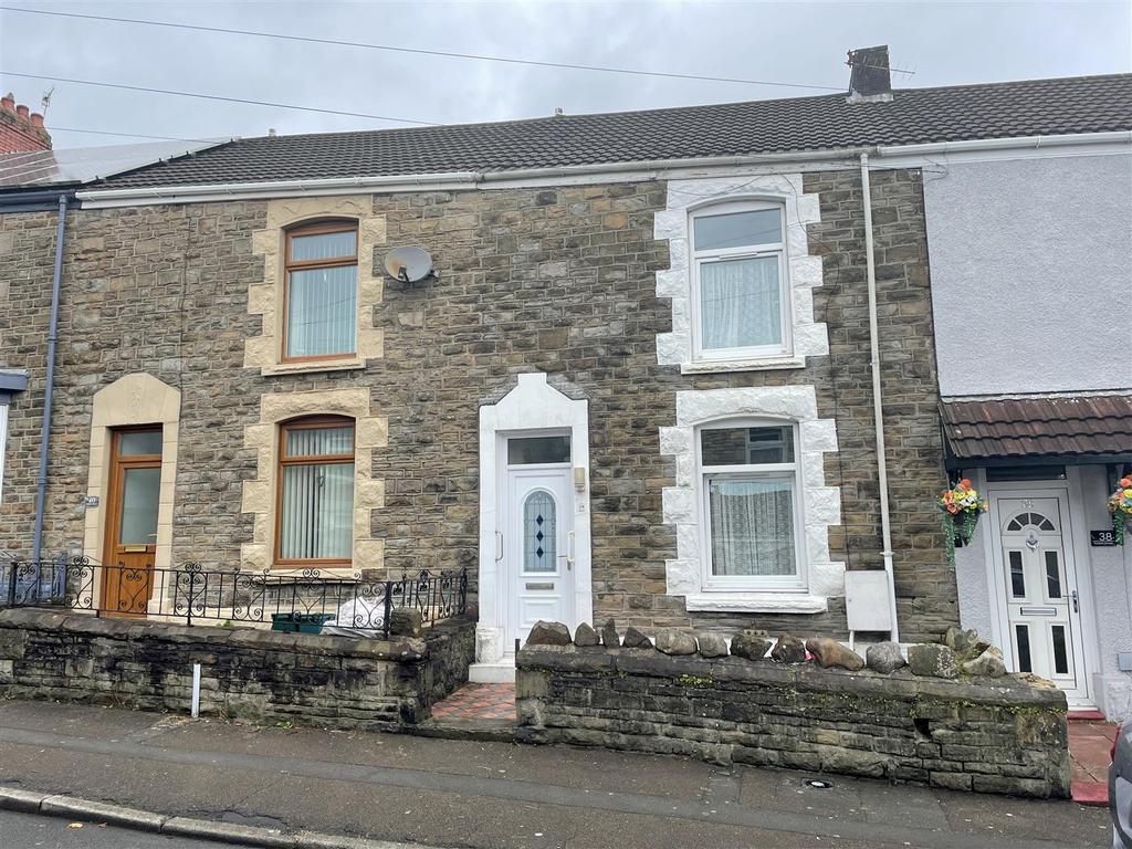 Robert Street, Manselton, Swansea 3 bed terraced house £165,000