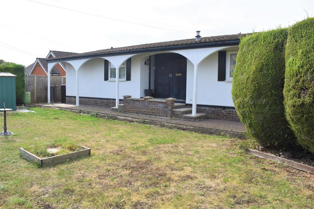 Lodge Road, Cranfield, Bedford 2 bed park home for sale £160,000