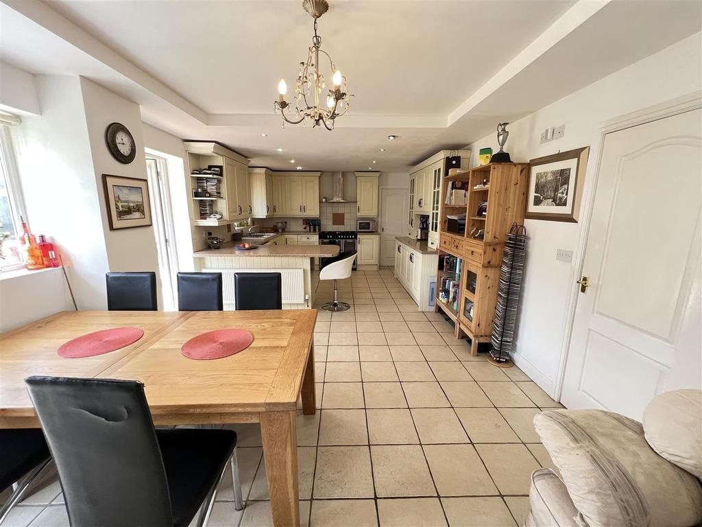 Andrews Walk, Heswall, Wirral 4 bed detached bungalow £460,000