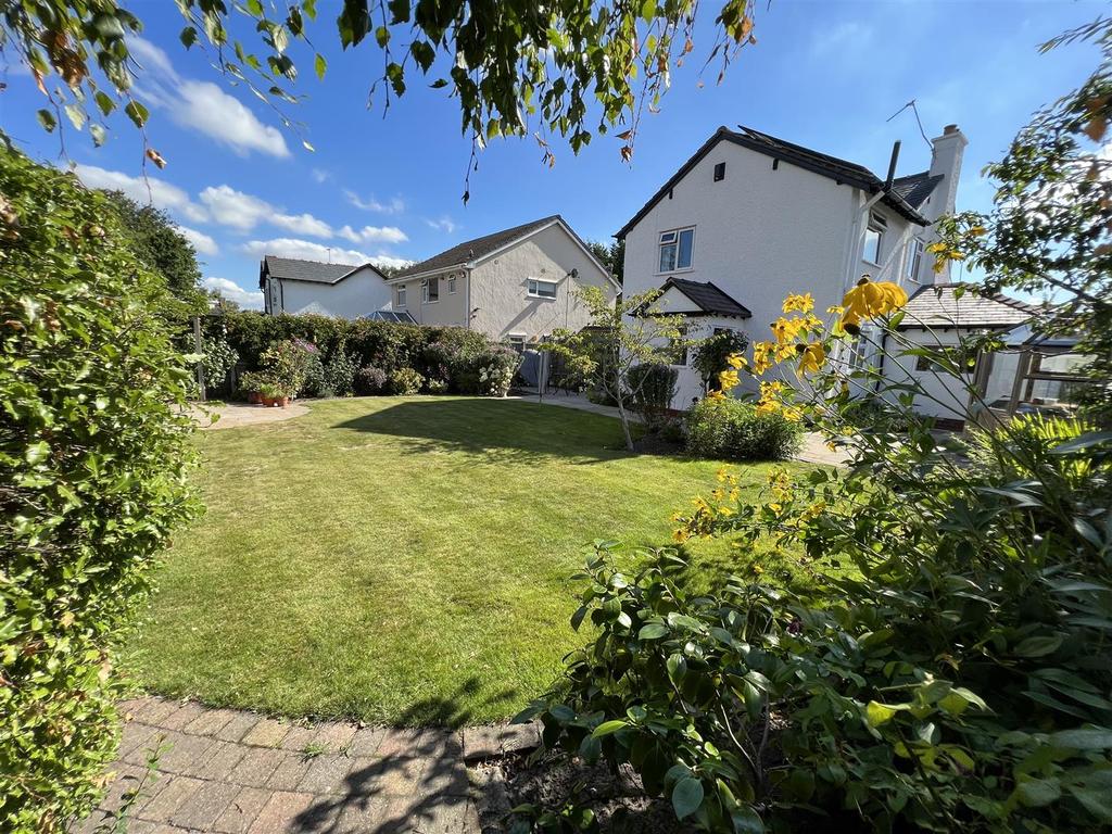 Brimstage Road, Heswall, Wirral 4 bed detached house for sale £550,000