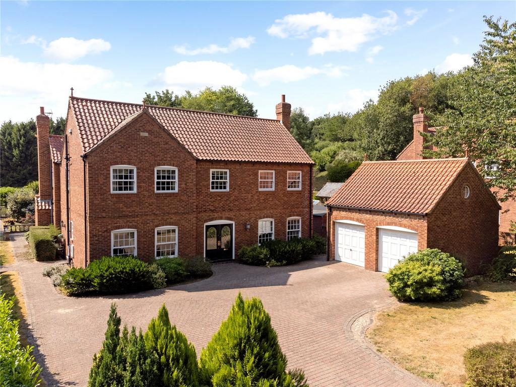 Waithe Beck Lodge, Barton Street, Hatcliffe, Grimsby, DN37 6 bed