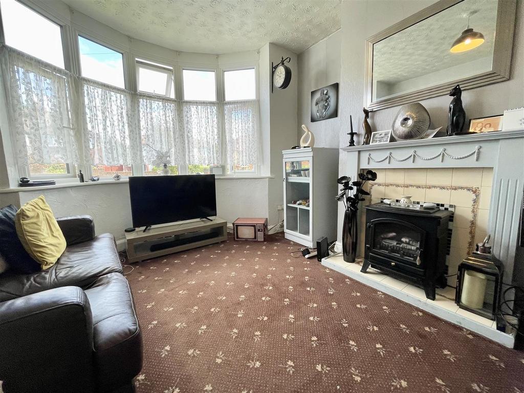 Park Avenue, Rowley Regis 3 bed semidetached house for sale £195,000