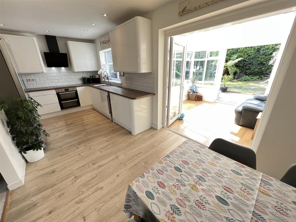 Andrews Walk, Heswall, Wirral 5 bed detached bungalow £500,000