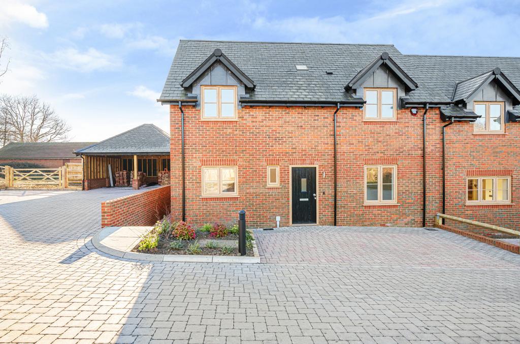 Home Farm, Embley Lane, East Wellow, Romsey, SO51 3 bed end of terrace