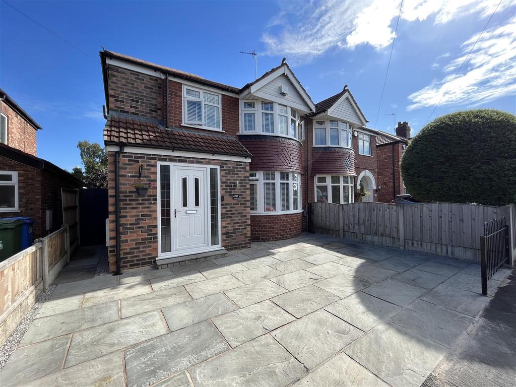 Sylvan Avenue, Timperley, Altrincham 4 bed semidetached house for sale