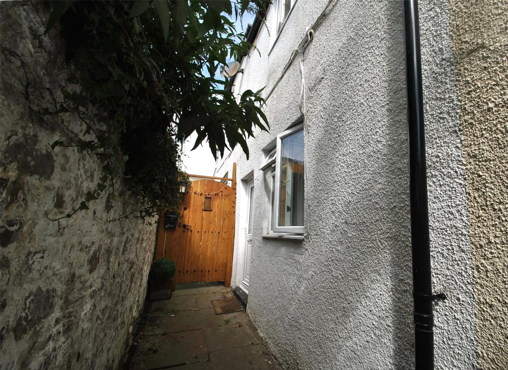 Silver Street, Bideford, EX39 2 bed terraced house £675 pcm (£156 pw)
