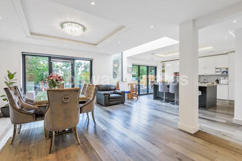 73 Millway, London, NW7 3QT