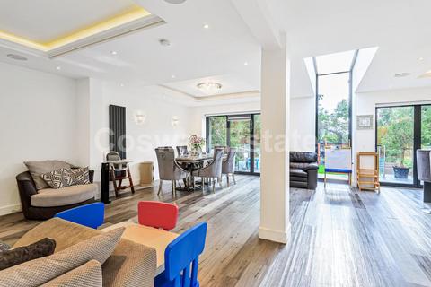 73 Millway, London, NW7 3QT