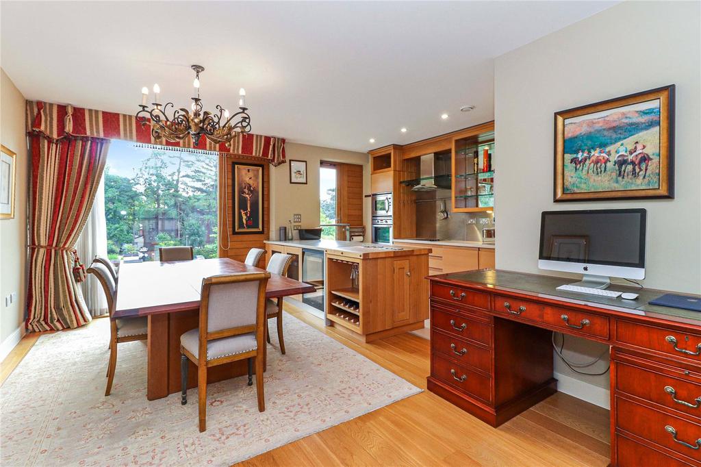 Dining/Kitchen